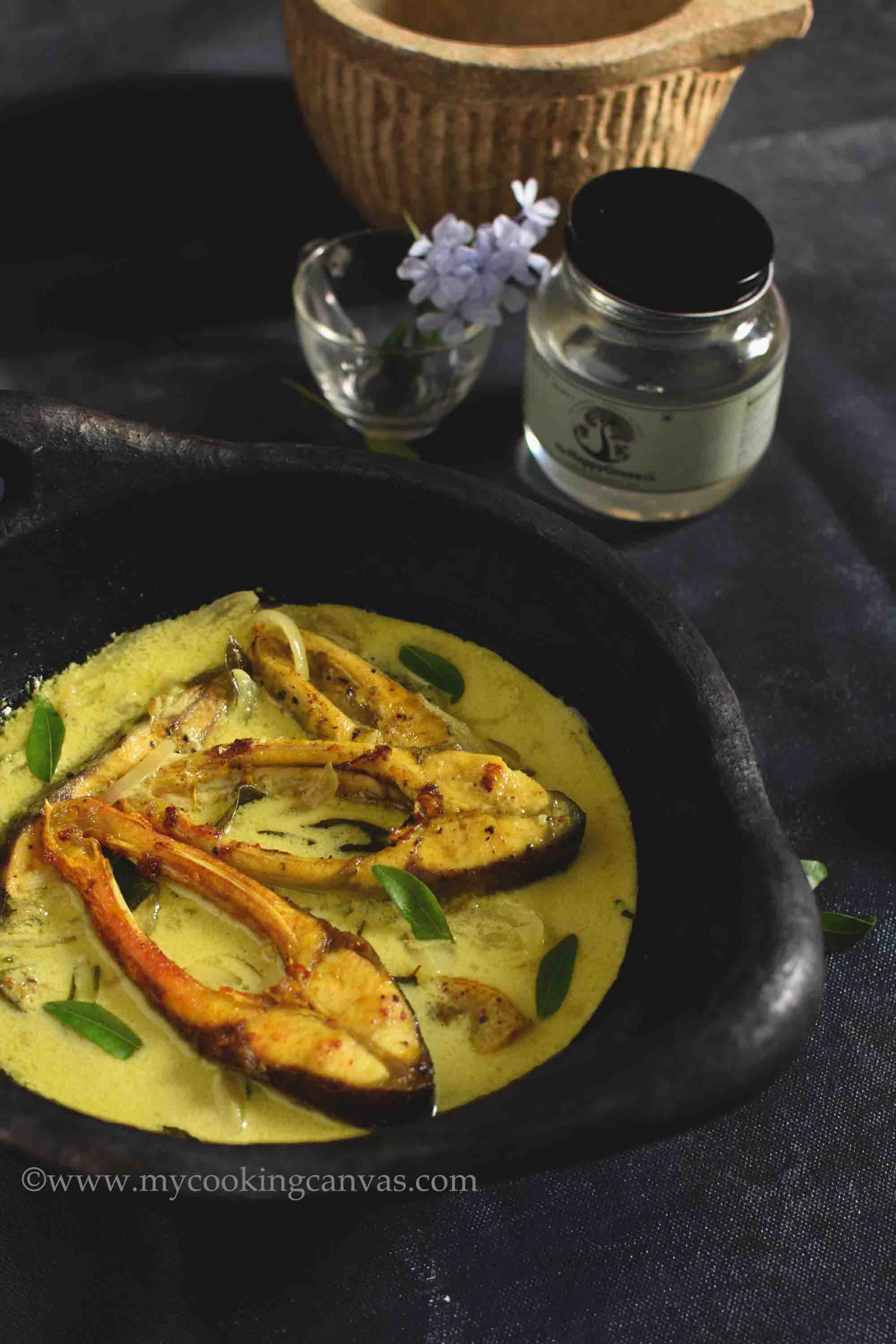 Kerala Fish curry with Coconut Milk / Fish Molee Recipe